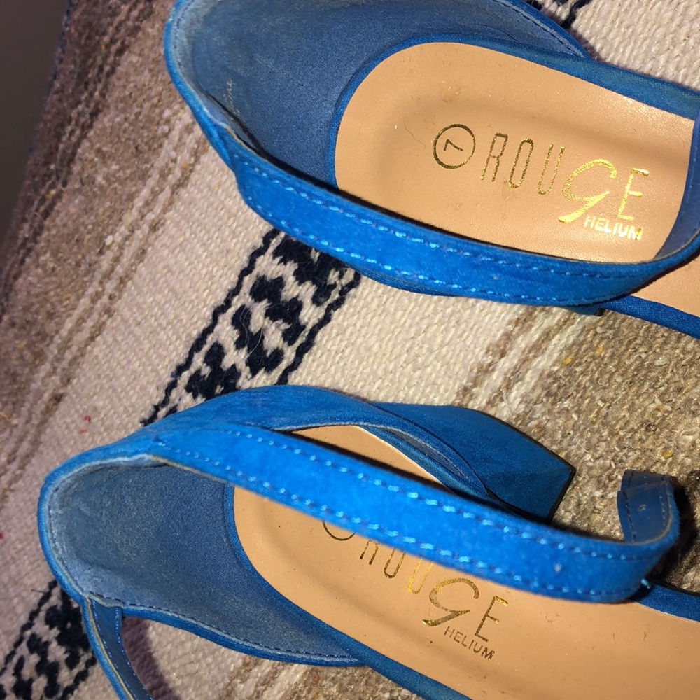Chunky Heels - Picture 2 of 2